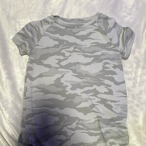 camo athletic wear t-shirt